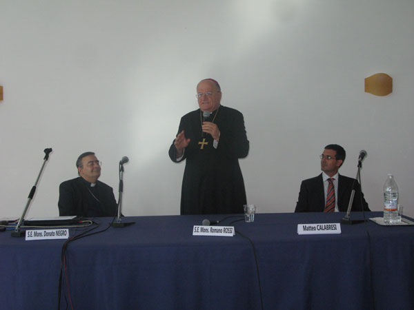 Mons. D. Negro, Mons. R. Rossi e Matteo Calabresi