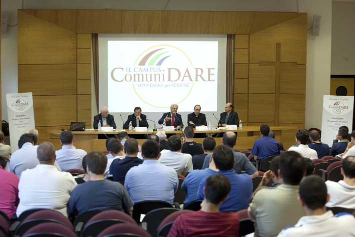 Tavola rotonda con alcuni direttori della C.E.I. per parlare delle destinazioni dell'8xmille